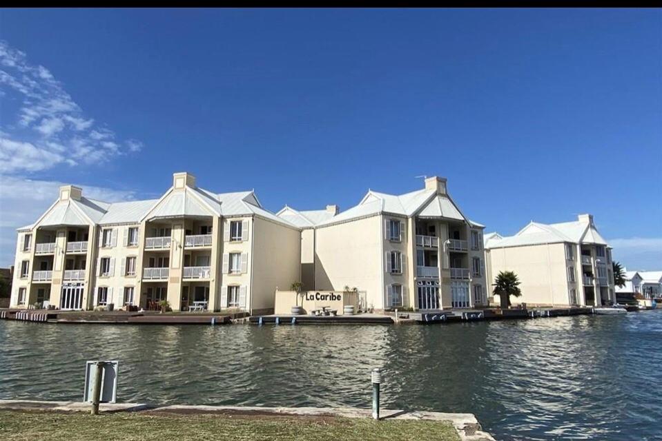 To Let 2 Bedroom Property for Rent in Marina Martinique Eastern Cape